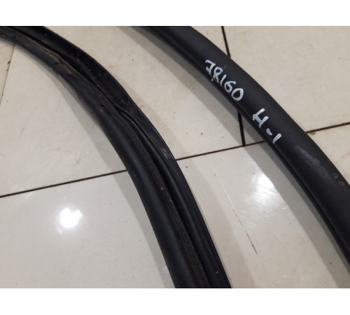 Уплотнитель двери