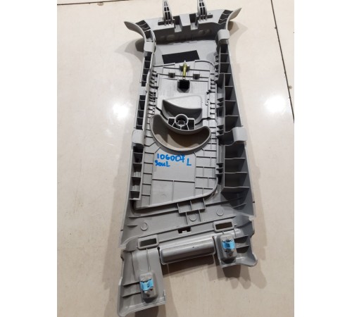 Обшивка центральной стойки(левая верхняя)