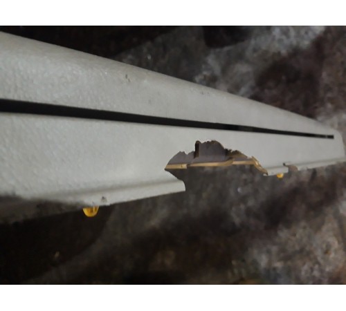 Обшивка двери (передняя, левая)