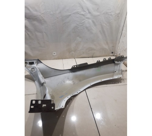 Крыло переднее левое