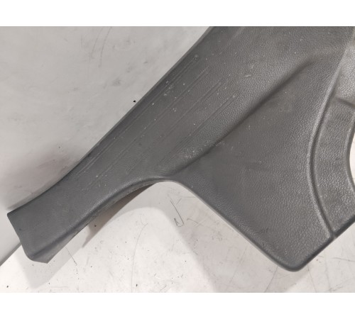 Накладка порога (задняя правая)