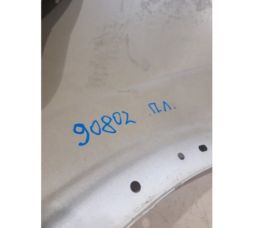 Крыло переднее левое