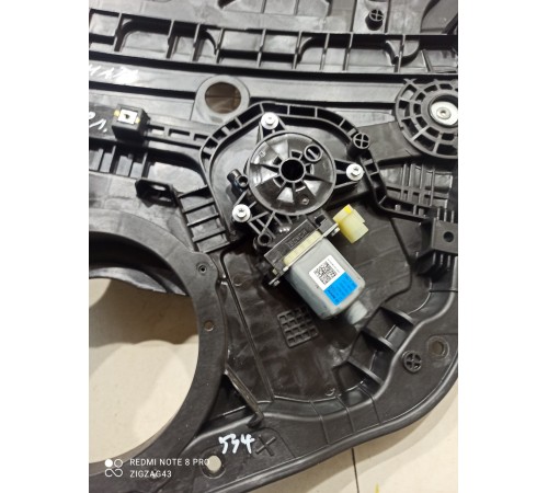 Стеклоподъемник (задний левый)