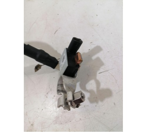 Клемма аккумулятора минус