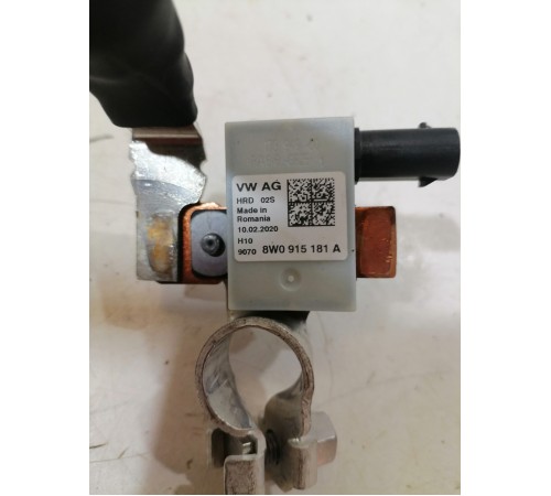 Клемма аккумулятора минус