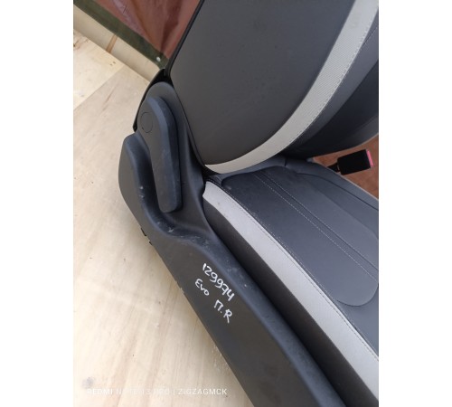 Сиденье переднее правое