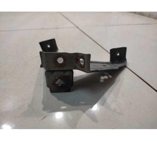 Кронштейн крыла (переднего, правого)