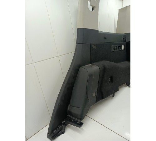 Обшивка багажника правая