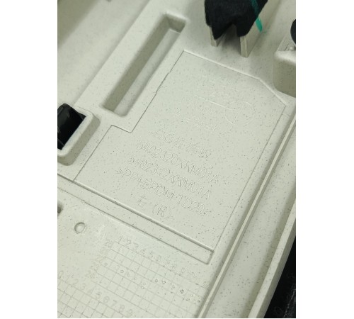 Обшивка багажника правая