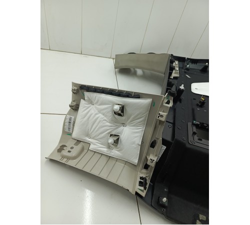 Обшивка багажника правая