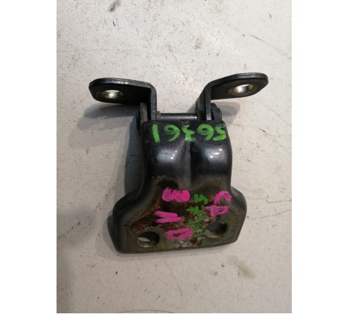 Петля двери задняя левая верхняя