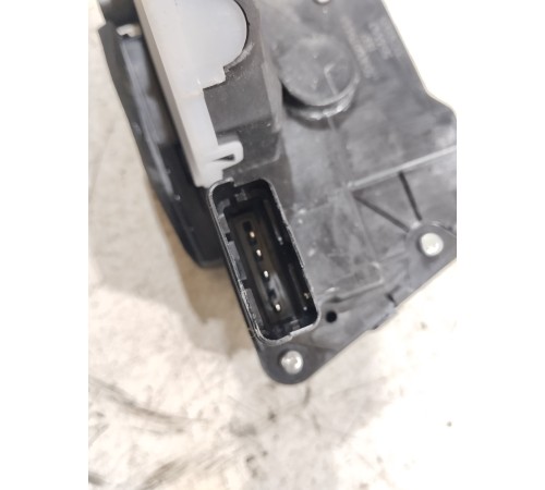 Замок двери задний правый