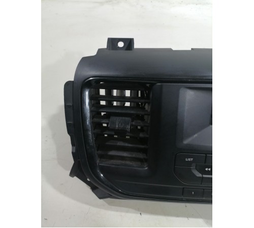 Магнитола мультимедийный центр