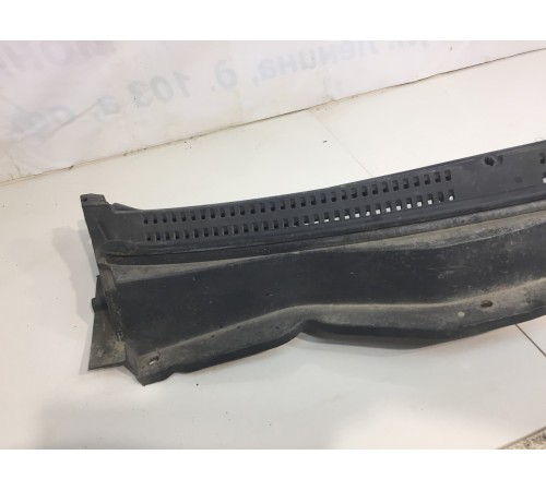 Решетка стеклоочистителя (планка под лобовое стекло)