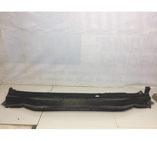 Решетка стеклоочистителя (планка под лобовое стекло)