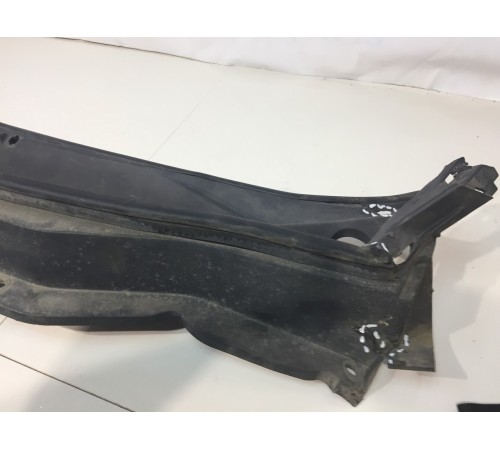 Решетка стеклоочистителя (планка под лобовое стекло)