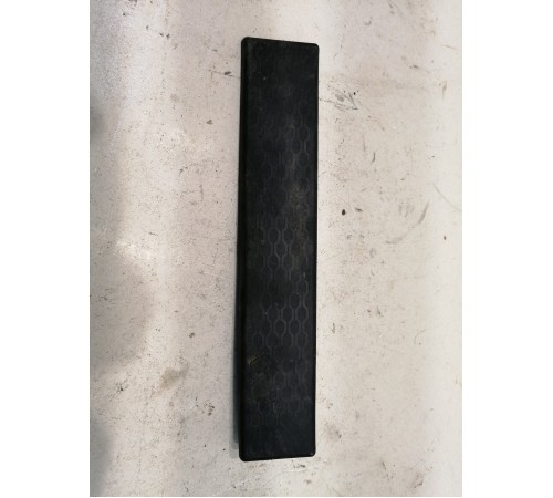 Накладка порога задняя правая внутренняя