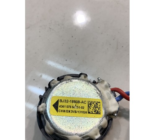 Динамик (низкочастотный) (передний,правый)