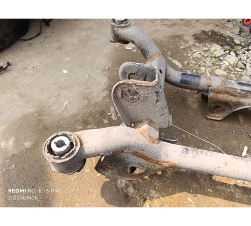 Балка подвески задняя , подрамник