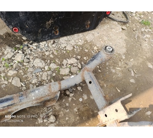 Балка подвески задняя , подрамник