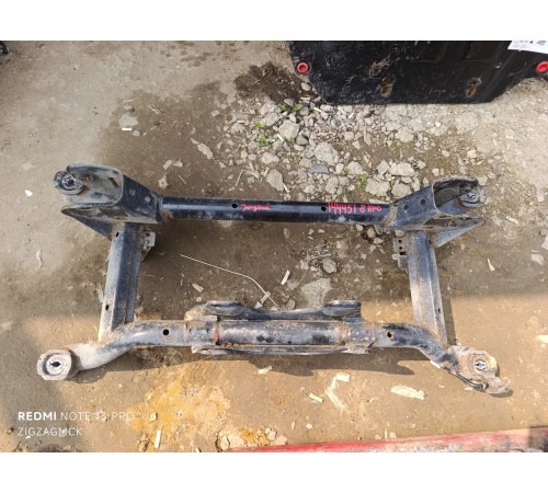 Балка подвески задняя , подрамник