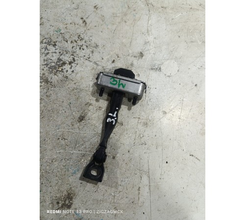 Ограничитель двери задний левый