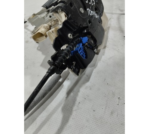 Замок двери (задний правый)