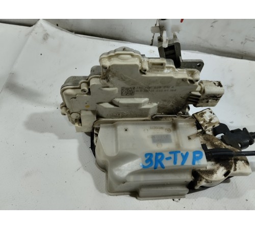 Замок двери (задний правый)