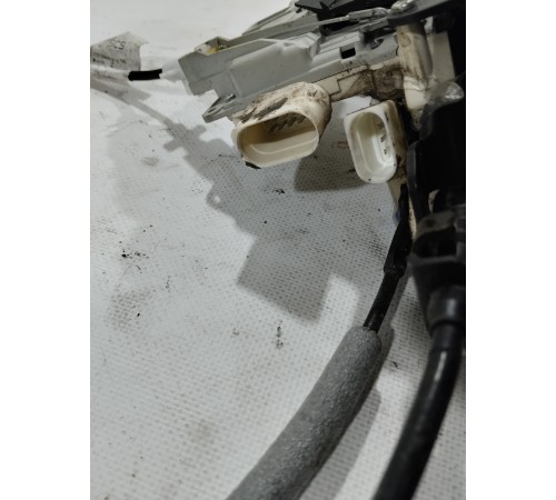 Замок двери (задний правый)