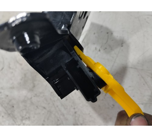 Замок крышки багажника