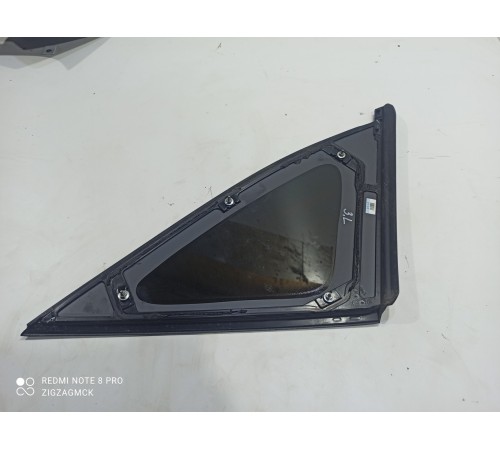 Глухое стекло заднее левое