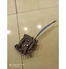 Доводчик замка крышки багажника
