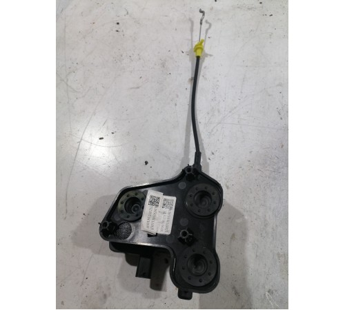 Доводчик двери крышки багажника