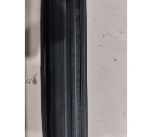 Уплотнитель стекла (задний правый внутренний)