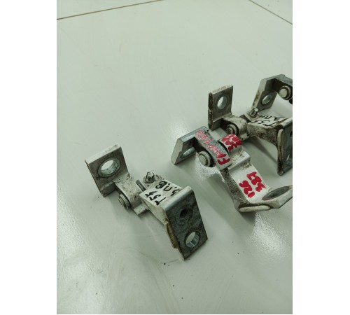 Комплект петель задних дверей