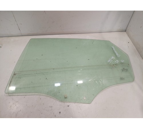 Стекло двери (заднее левое)