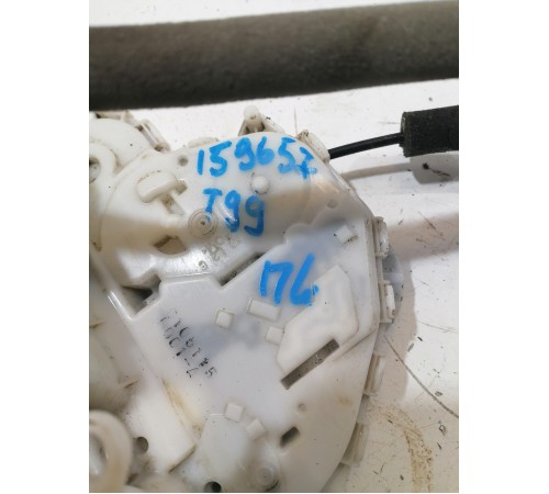 Замок двери передний левый