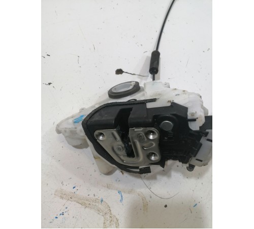 Замок двери передний левый