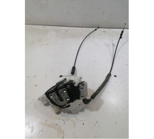 Замок двери передний левый