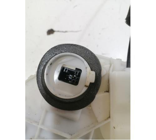 Замок двери передний левый