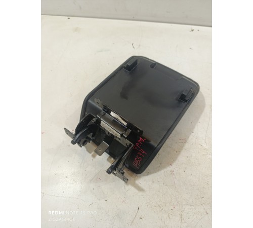 Подлокотник центральной консоли