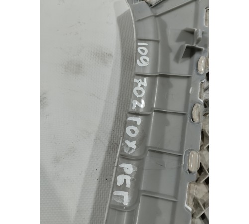 Обшивка задней стойки правая