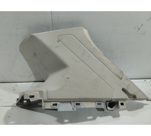 Обшивка задней стойки правая