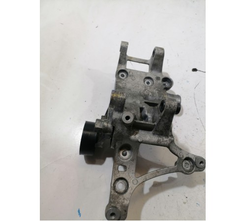 Кронштейн генератора