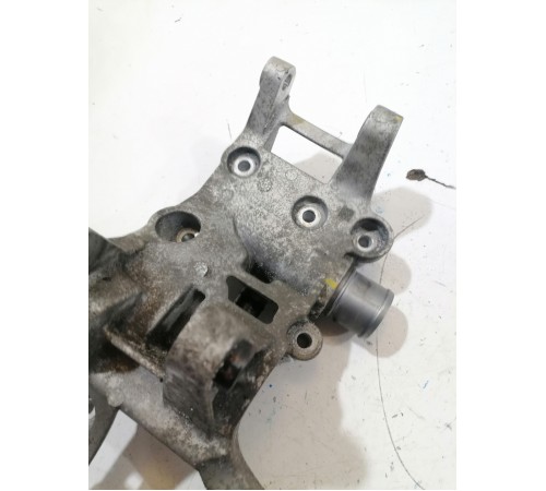 Кронштейн генератора