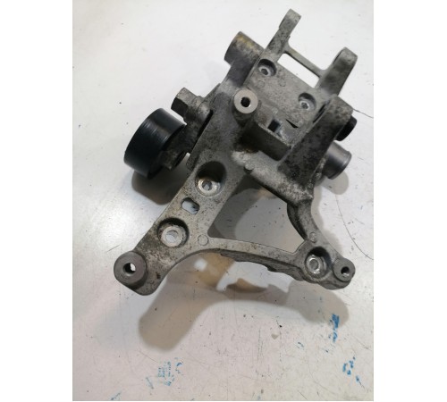 Кронштейн генератора