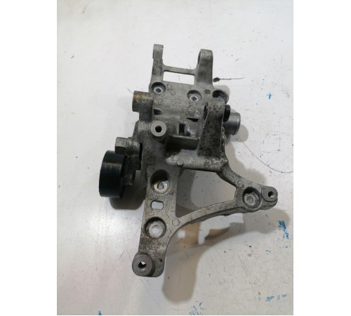 Кронштейн генератора