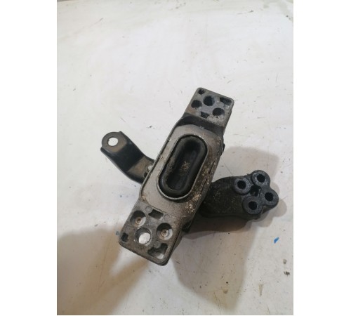 Подушка крепления двигателя правая