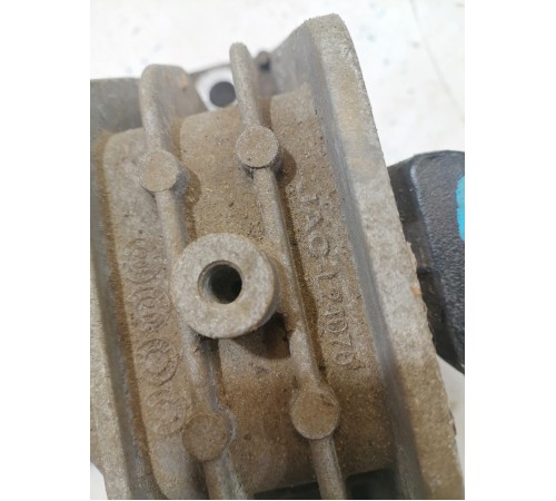 Подушка крепления двигателя правая