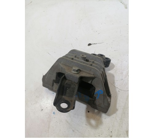 Подушка крепления двигателя правая